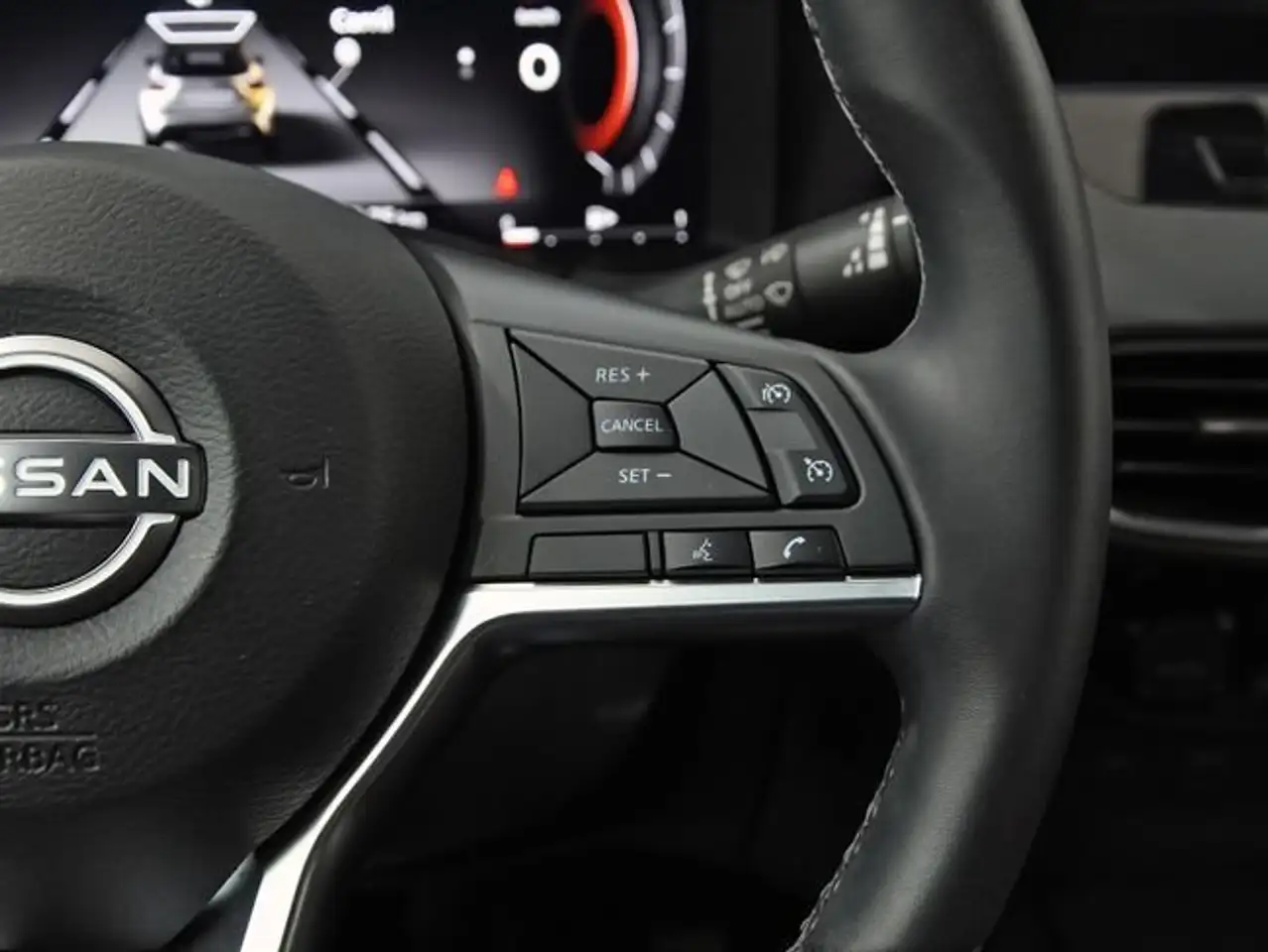 Nissan Juke DIG-T 84 kW (114 CV) 6M/T N-Connecta — Galería del vehículo 18