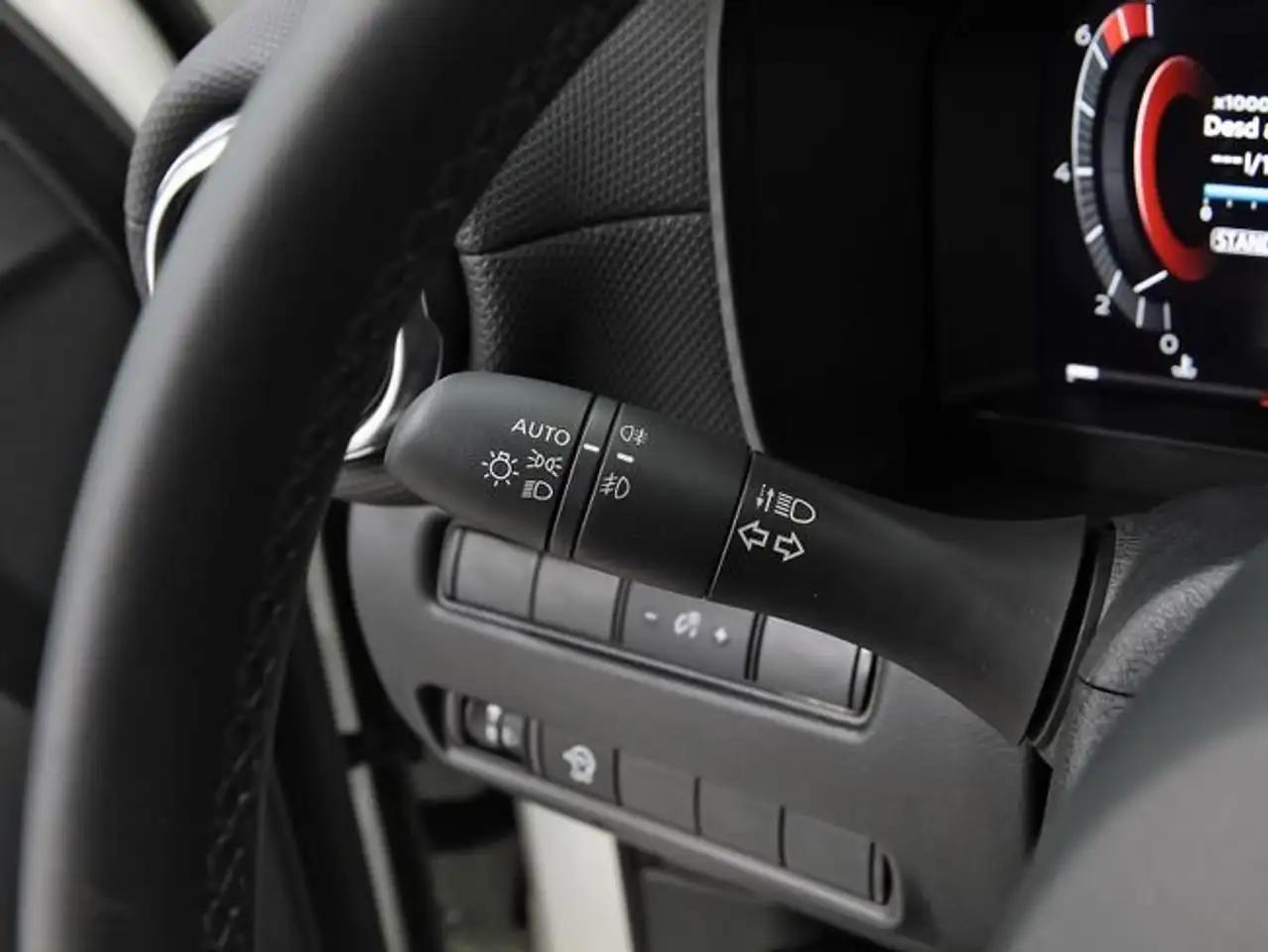 Nissan Juke DIG-T 84 kW (114 CV) 6M/T N-Connecta — Galería del vehículo 15