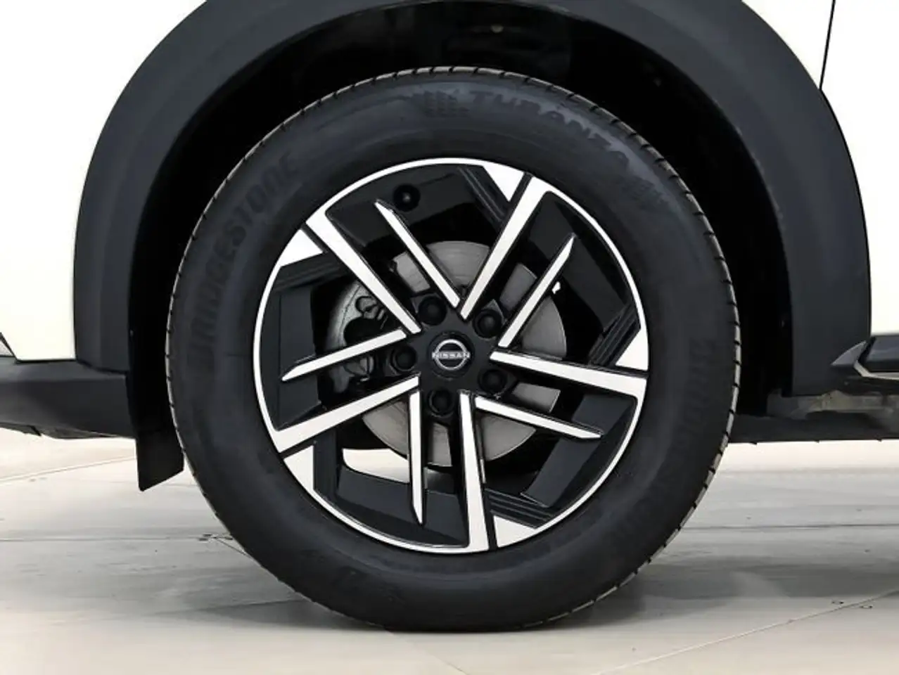 Nissan Juke DIG-T 84 kW (114 CV) 6M/T N-Connecta — Galería del vehículo 10