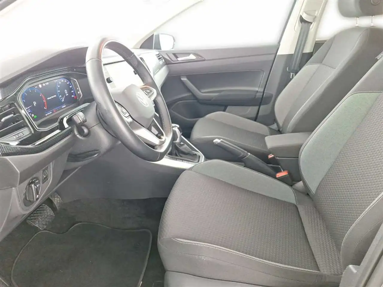 Volkswagen Polo Life 1.0 TSI DSG — Galerie du véhicule 8