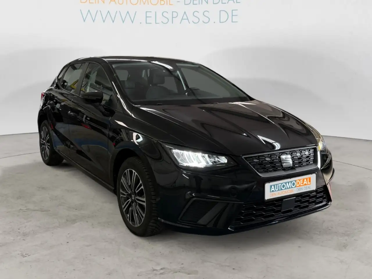 SEAT Ibiza Edition Style ALLWETTER LED DIG-DISPLAY SITZ.HZG T — Vehicle gallery 4