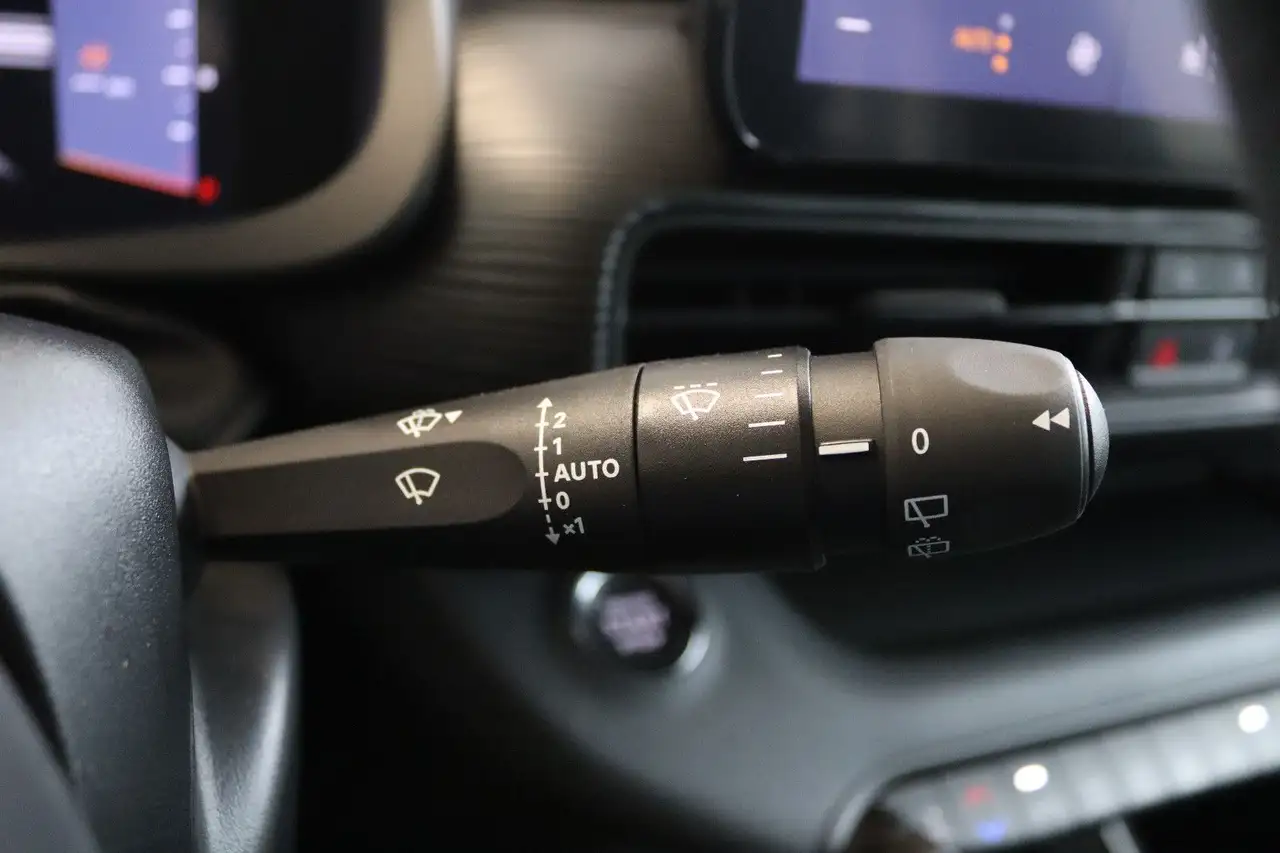 Jeep Avenger Altitude*LED*NAV*RFK*SHZ*JBL*PDC*CarPlay — Galerie du véhicule 28