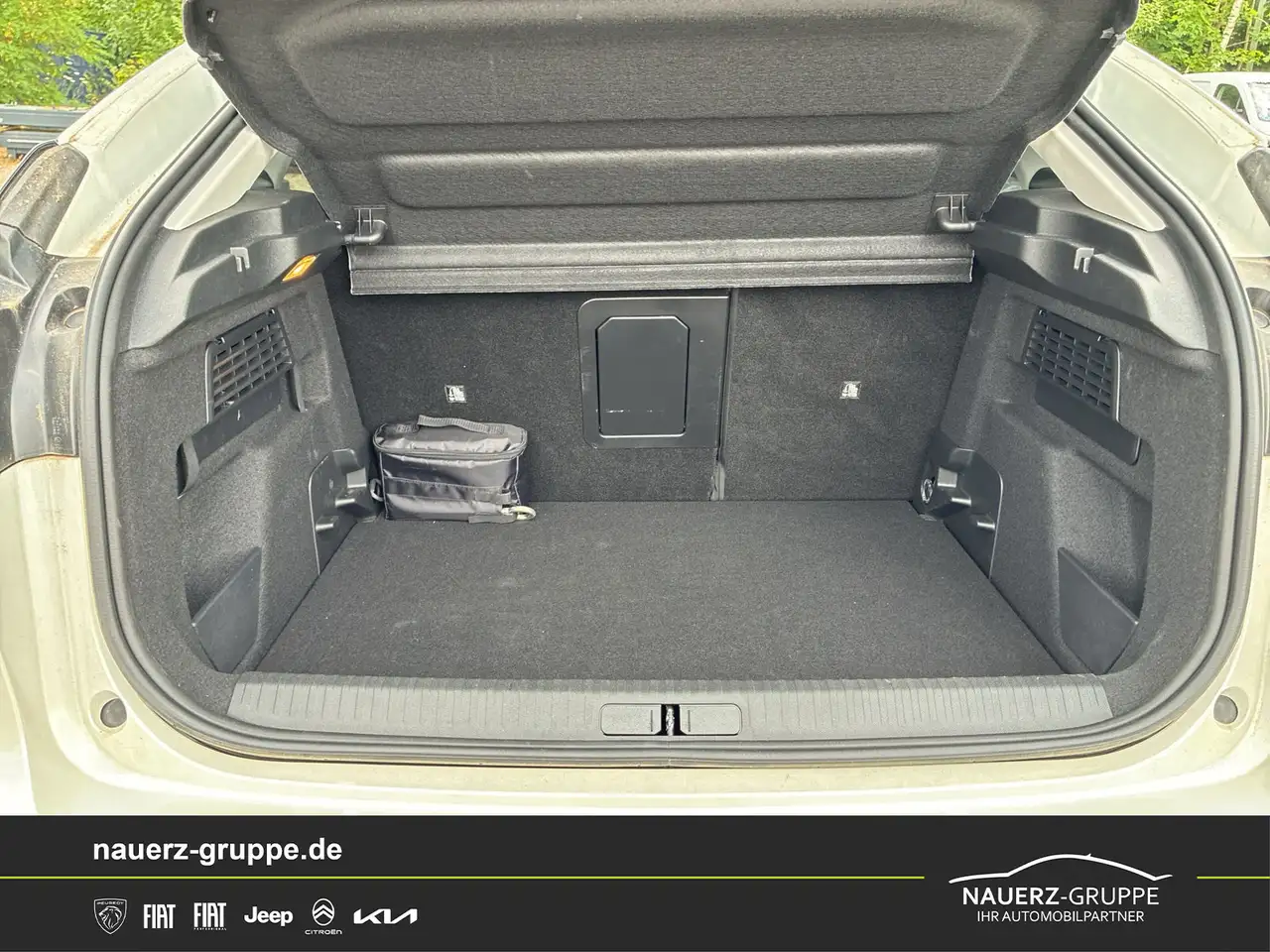 Citroen C4 130 Max NAVI SHZ Leder — Vehicle gallery 6