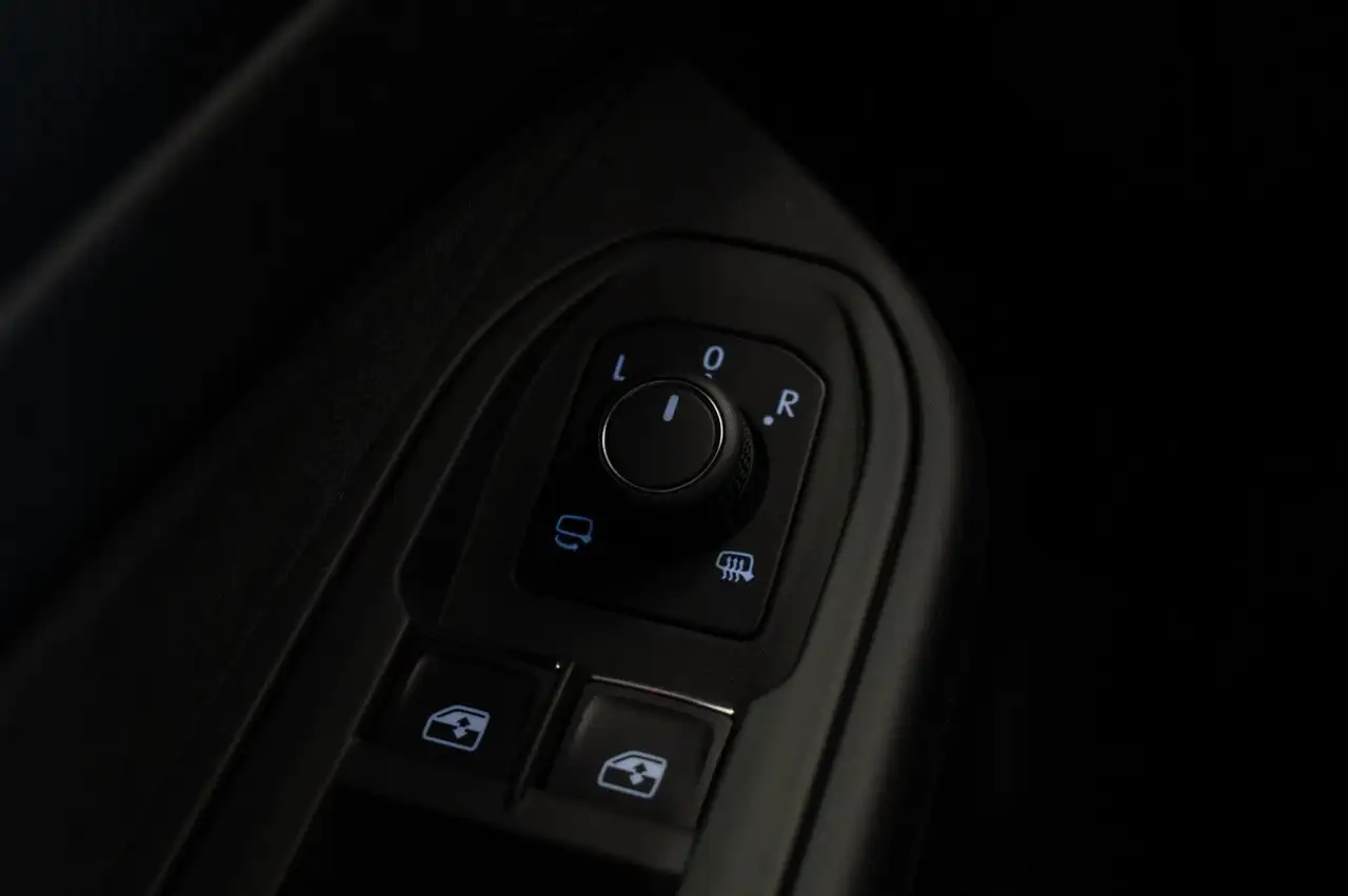 Volkswagen Golf 8 GTI |BLACK STYLE|MATRIX|H&K|NAVI|PANO — معرض صور السيارة 33