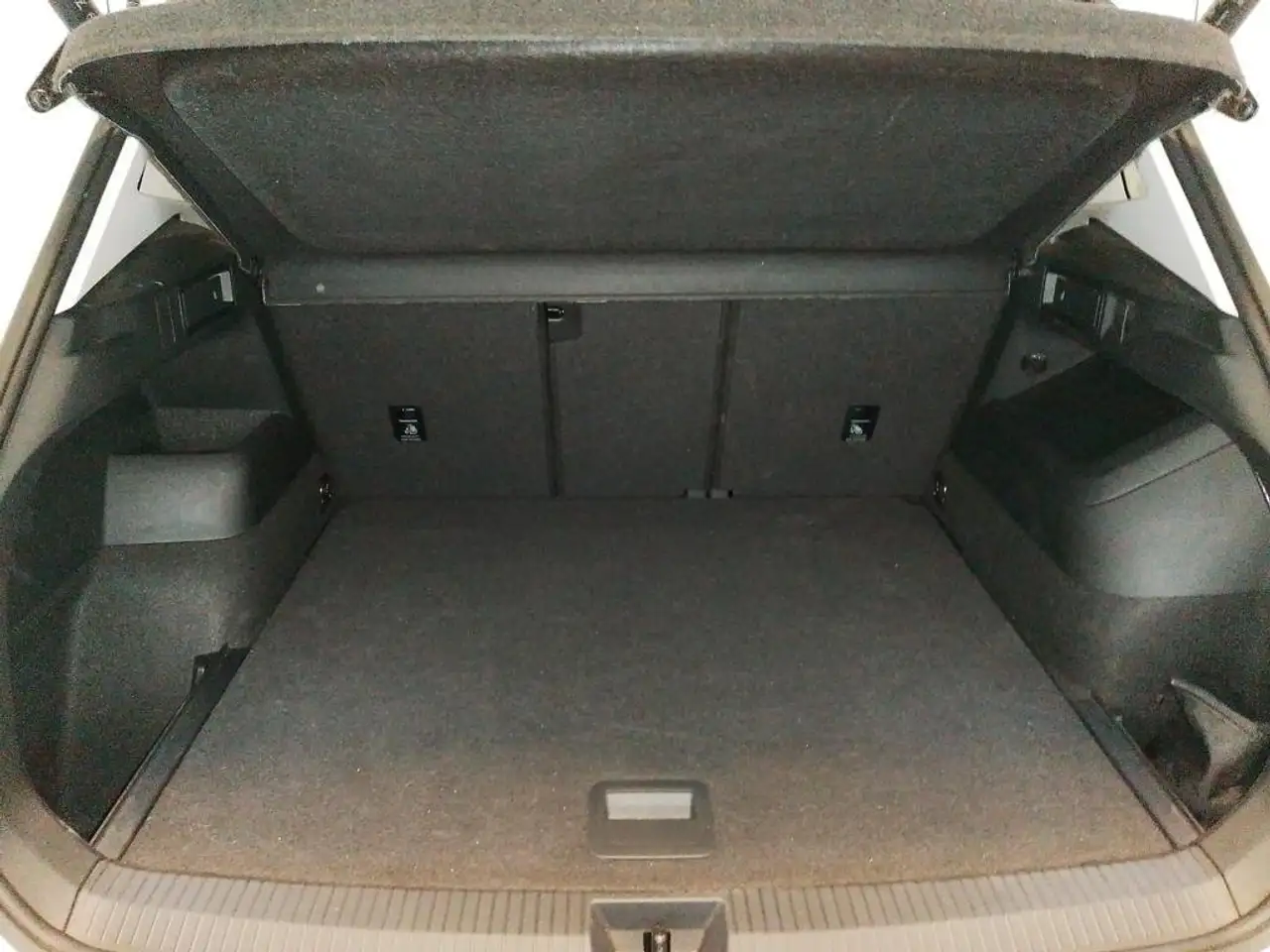 Volkswagen Tiguan 2.0TDI Life DSG 110kW — معرض صور السيارة 7