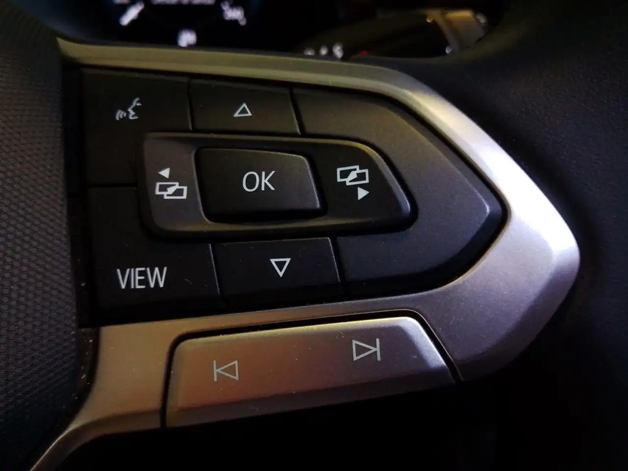 Volkswagen Tiguan 2.0TDI Life DSG 110kW — معرض صور السيارة 11