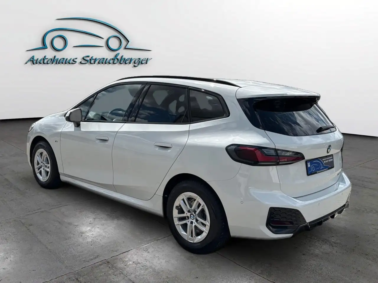 BMW 218 218i AT M Sport AHK ACC PANO H/K HUD SHZ MEMORY — معرض صور السيارة 3