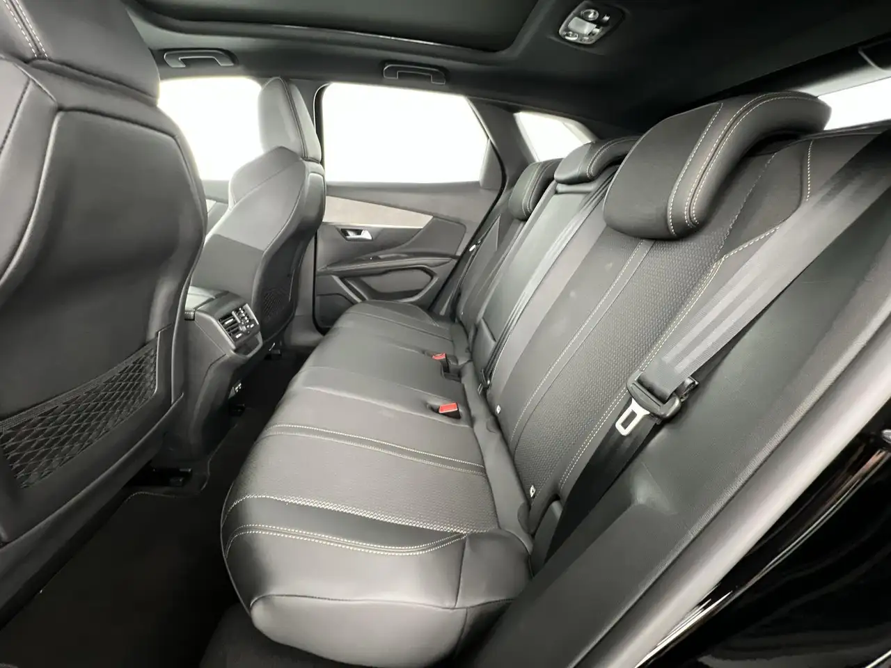 Peugeot 3008 GT 1.2 NAVI*RFK*SHZ*uvm — Vehicle gallery 9
