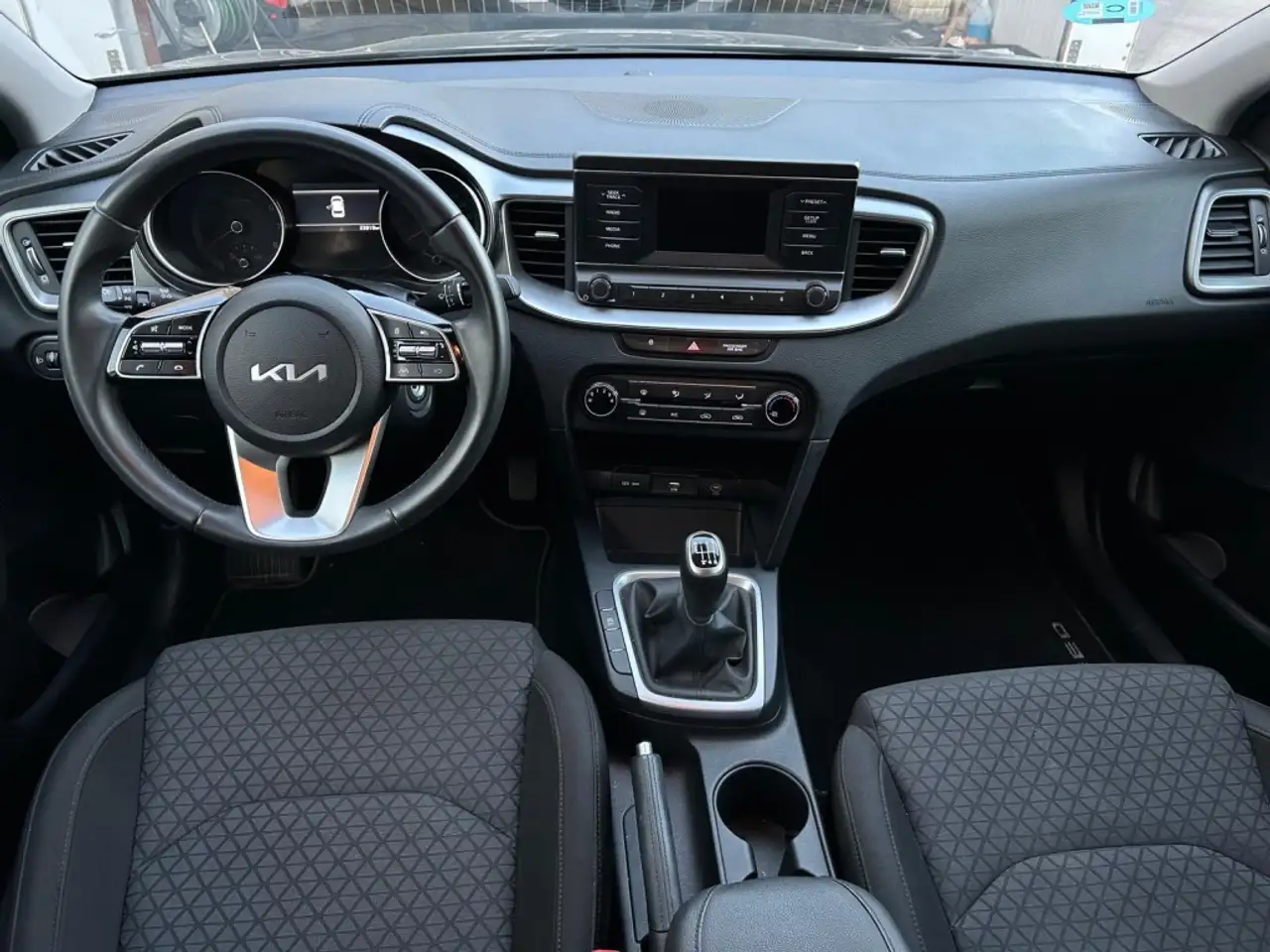 Kia Ceed / cee'd 1.0 T-GDI Eco-Dynamics Concept 120 — Vehicle gallery 10