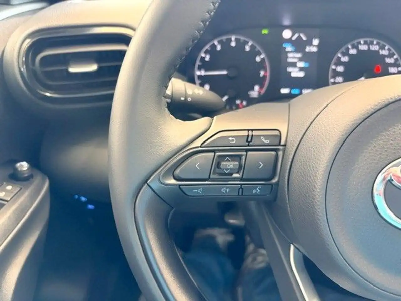 Toyota Yaris Comfort RFK-Klima-Allwetterreifen — Galerie du véhicule 13