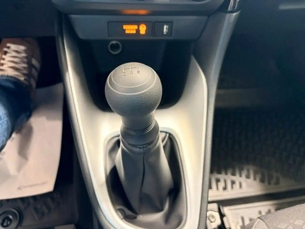 Toyota Yaris Comfort RFK-Klima-Allwetterreifen — Galerie du véhicule 16