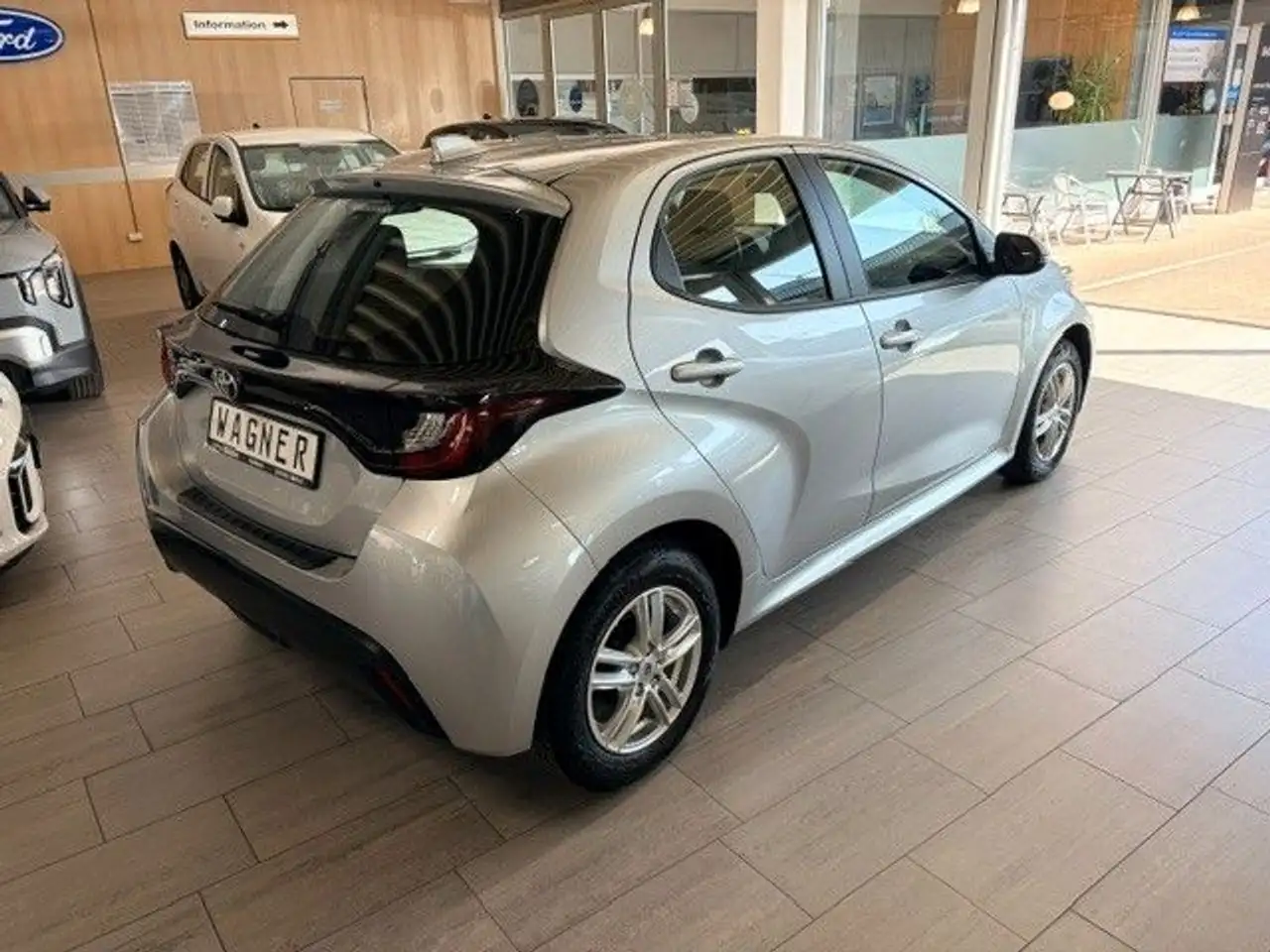 Toyota Yaris Comfort RFK-Klima-Allwetterreifen — Galerie du véhicule 7