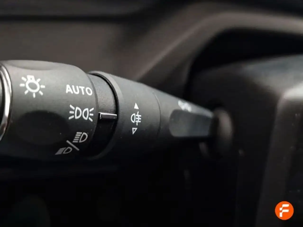 Peugeot 308 1.2 PureTech S&S Allure 130 — Galería del vehículo 18