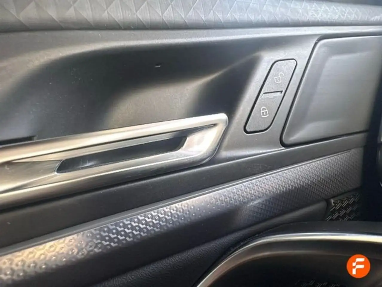 BMW X2 sDrive 18dA — Galería del vehículo 19