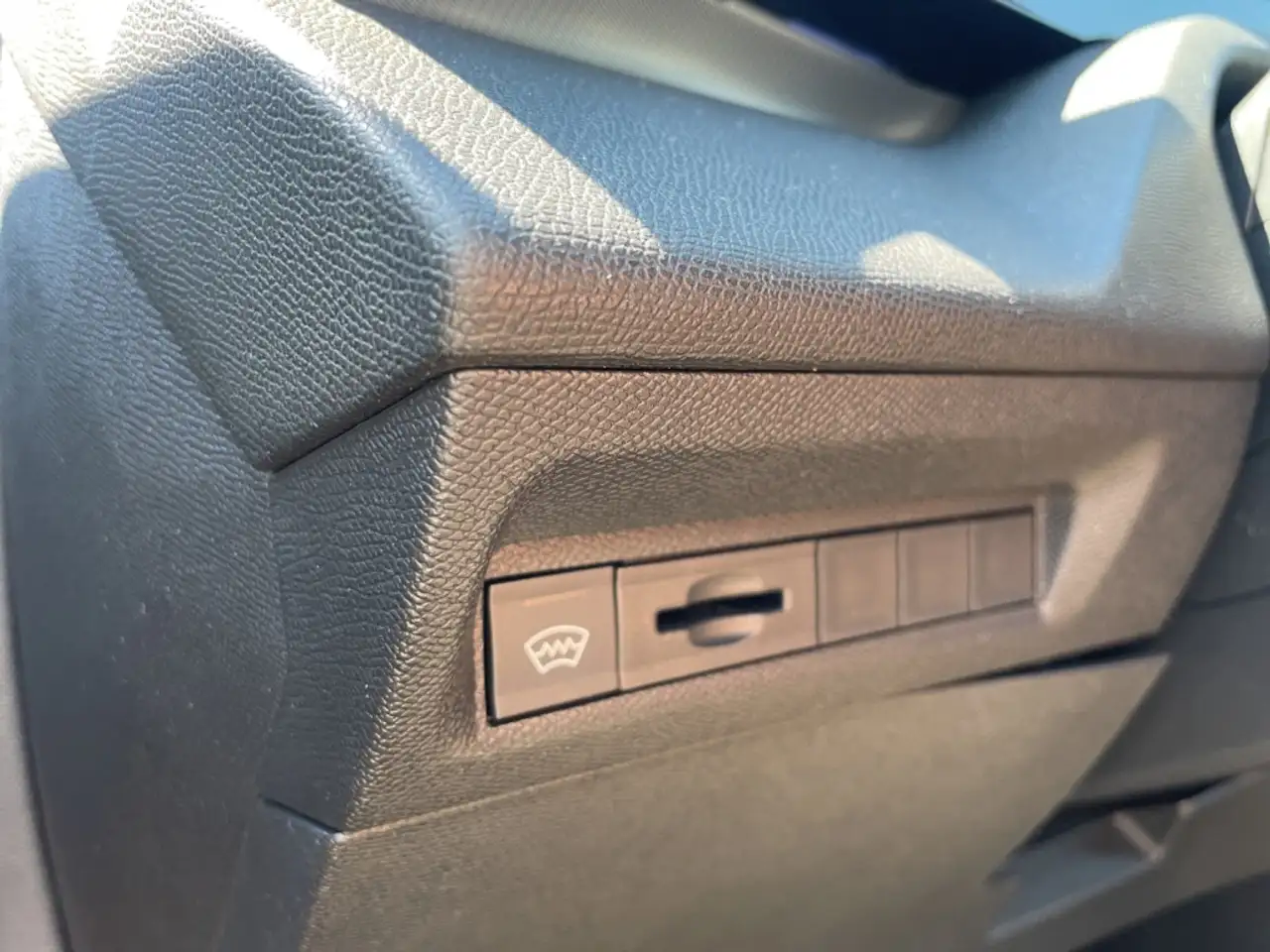 Peugeot 308 SW GT PT 130 EAT8 Navi Memory Sitze Focal Massages — Galerie du véhicule 20