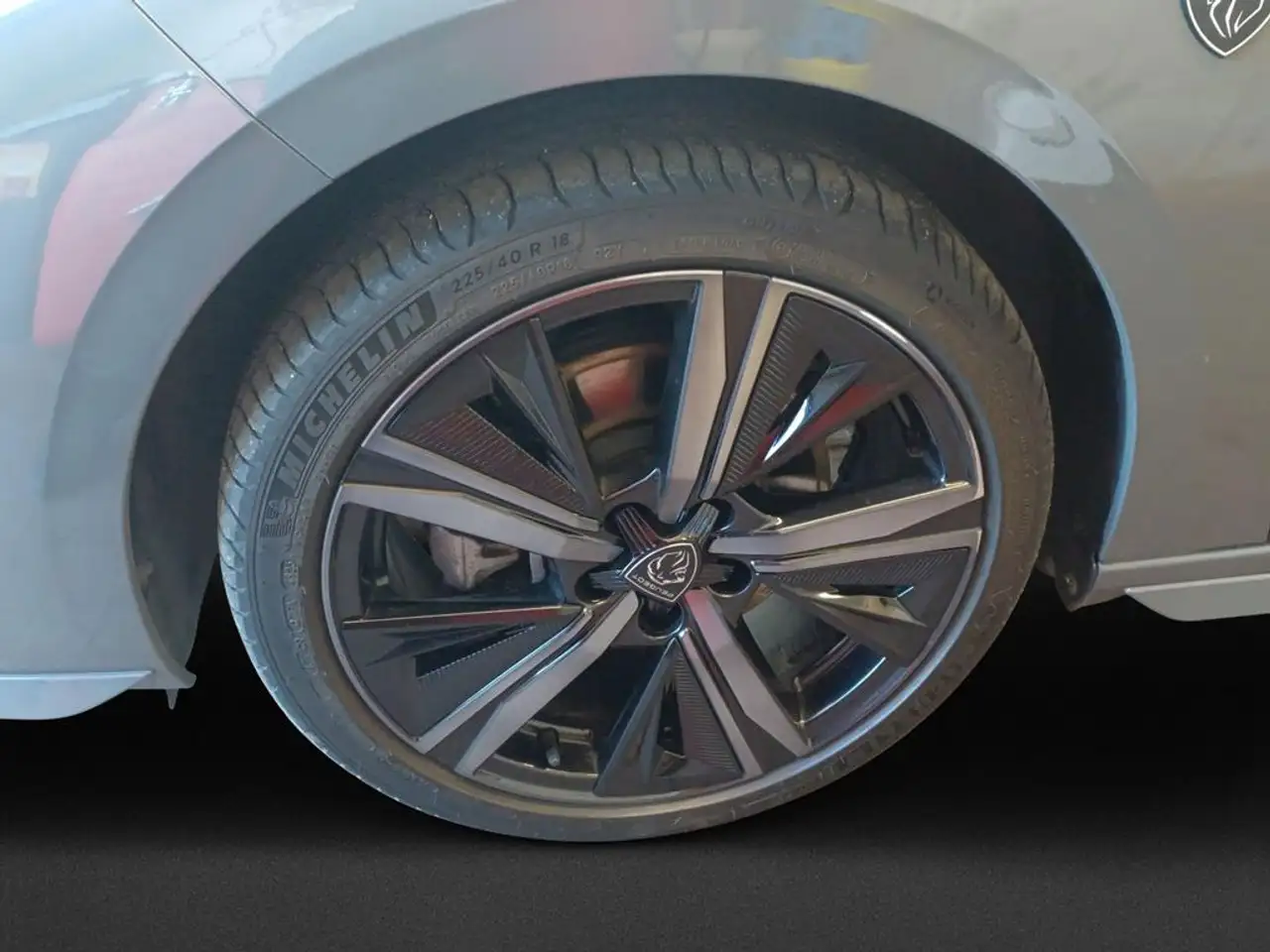 Peugeot 308 SW GT PureTech 130 EAT8 — Galería del vehículo 9