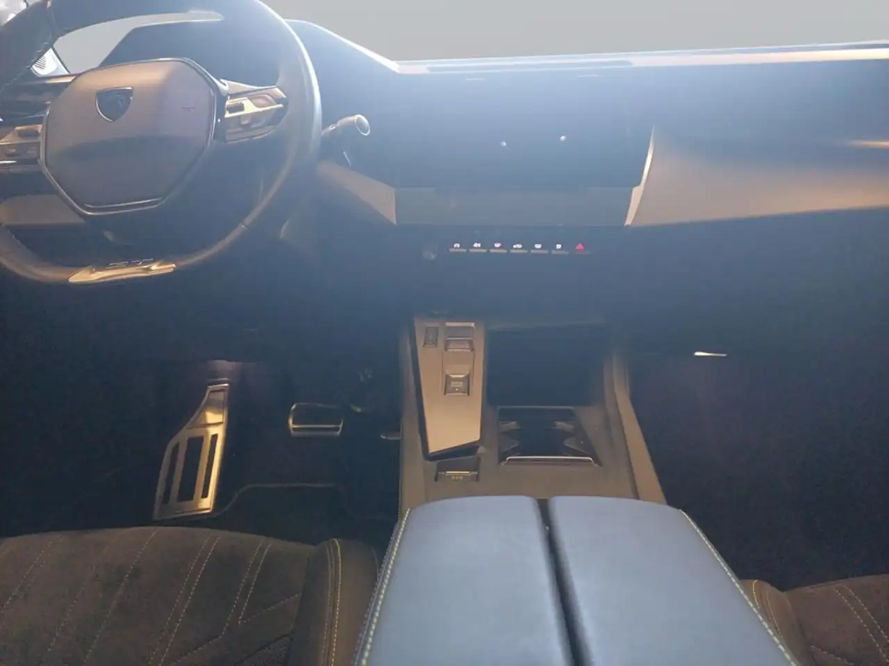 Peugeot 308 SW GT PureTech 130 EAT8 — Galería del vehículo 11
