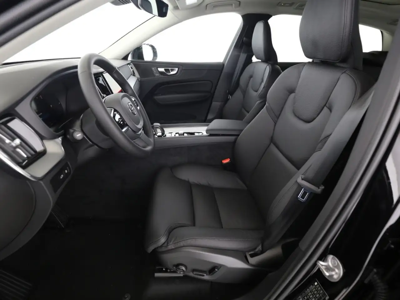 Volvo XC60 Plus Bright Recharge Plug-In Hybrid AWD T8 Twin En — Galería del vehículo 3