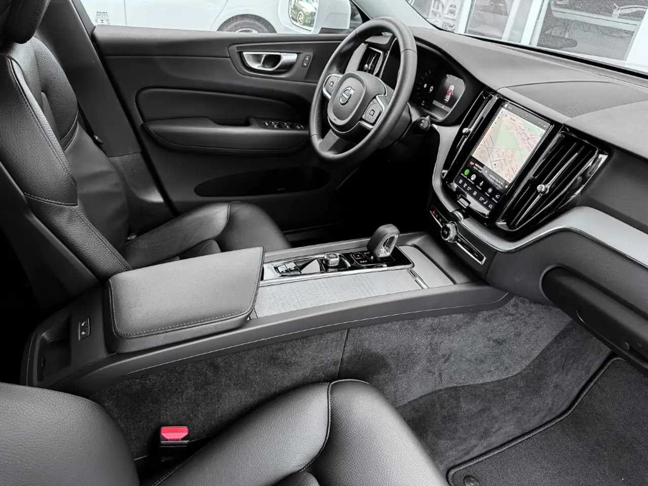 Volvo XC60 B4 B Core 2WD AHK Soundsystem LED Kurvenlicht Sper — Vehicle gallery 5