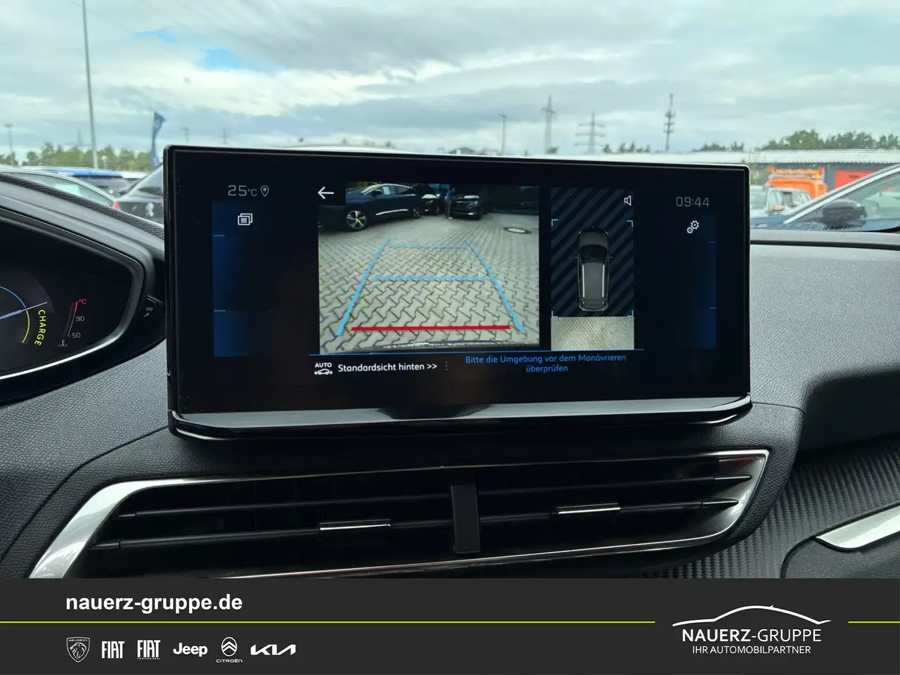 Peugeot 3008 Hybrid 136 Allure Pack — Galerie du véhicule 17