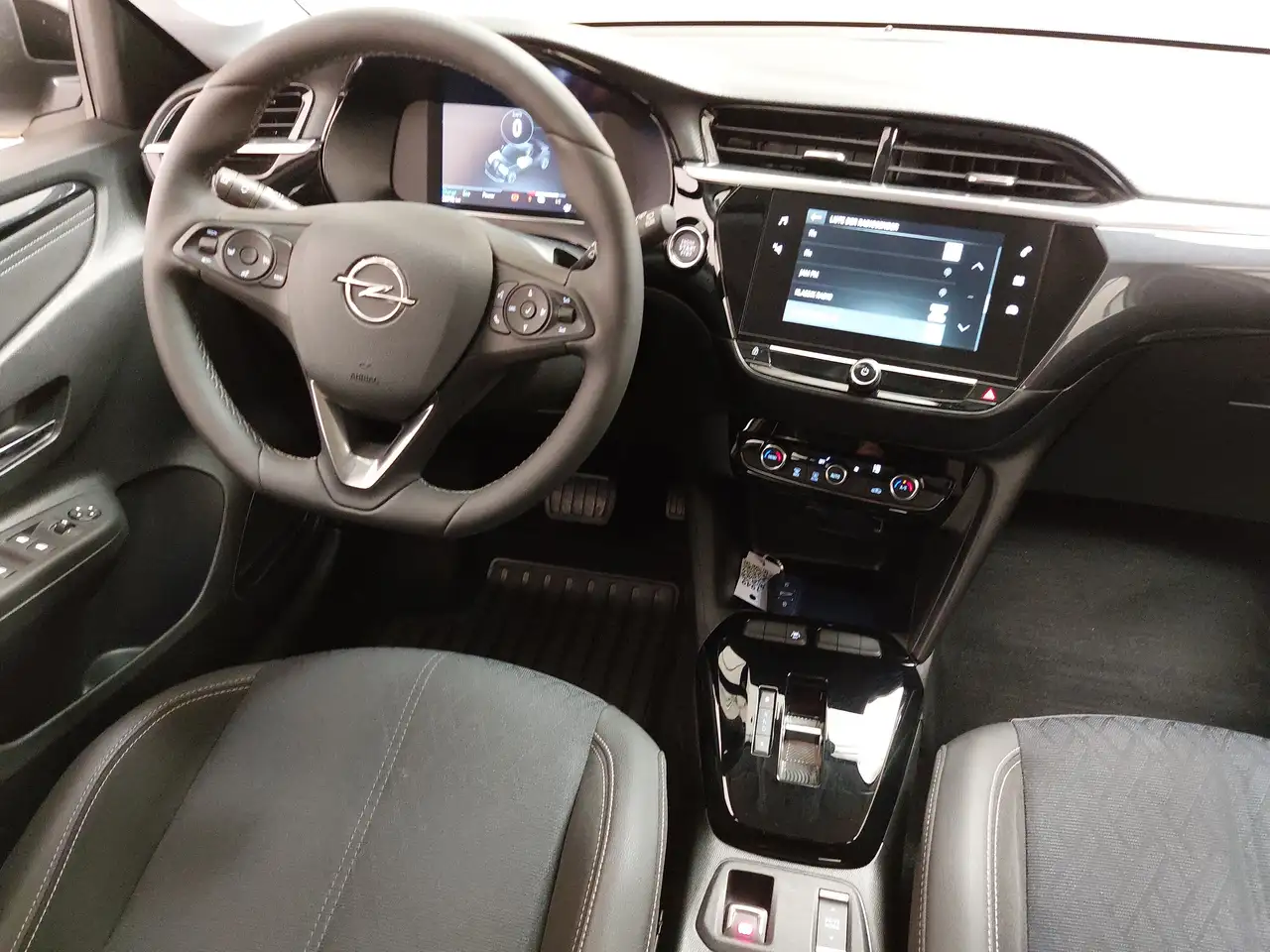 Opel Corsa-e Elegance T-Leder LED — Vehicle gallery 18