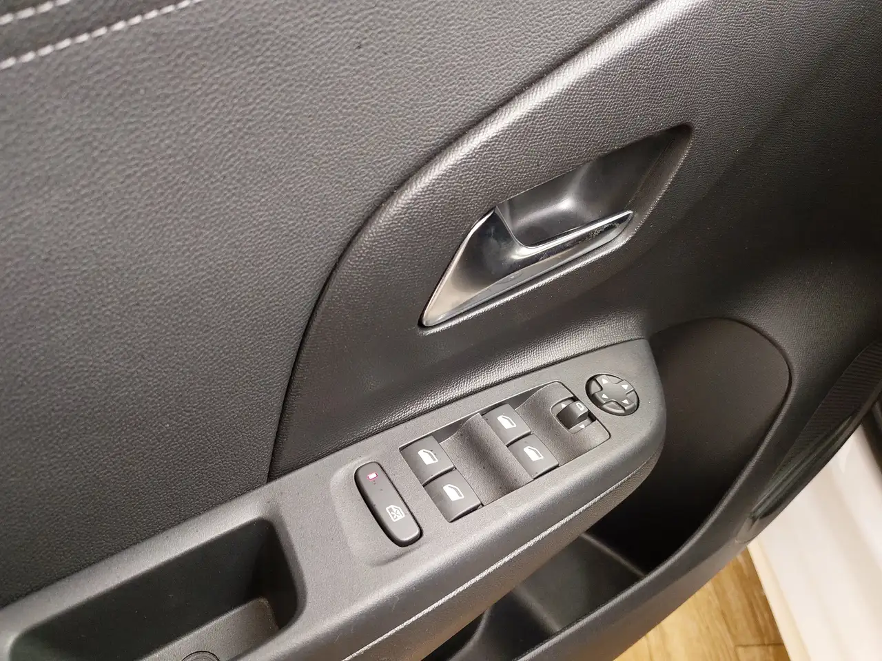 Opel Corsa-e Elegance T-Leder LED — Vehicle gallery 5