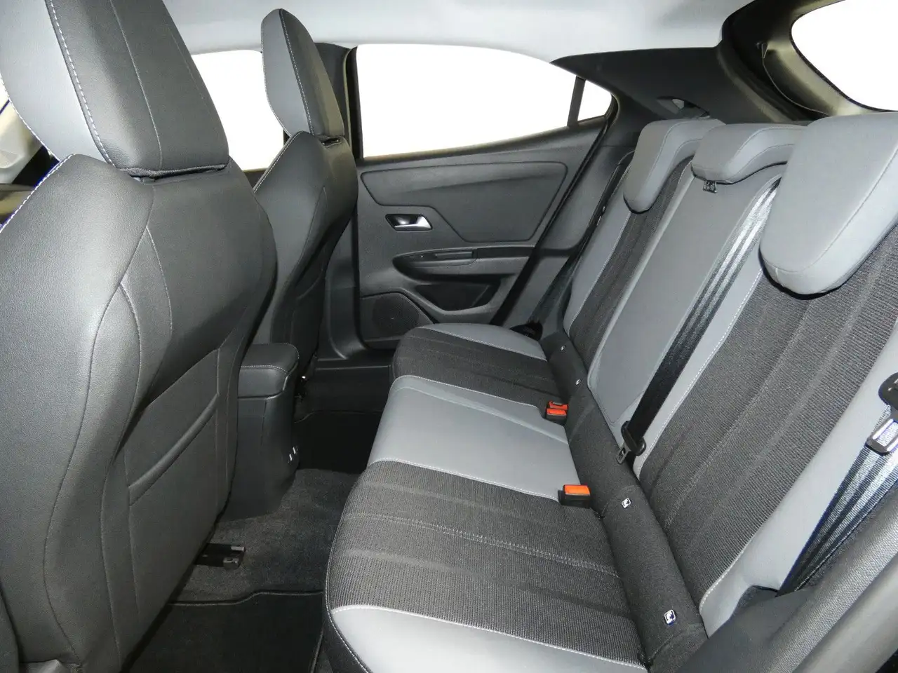 Opel Mokka Elegance*Aut*Navi*Kamera*ACC — معرض صور السيارة 31