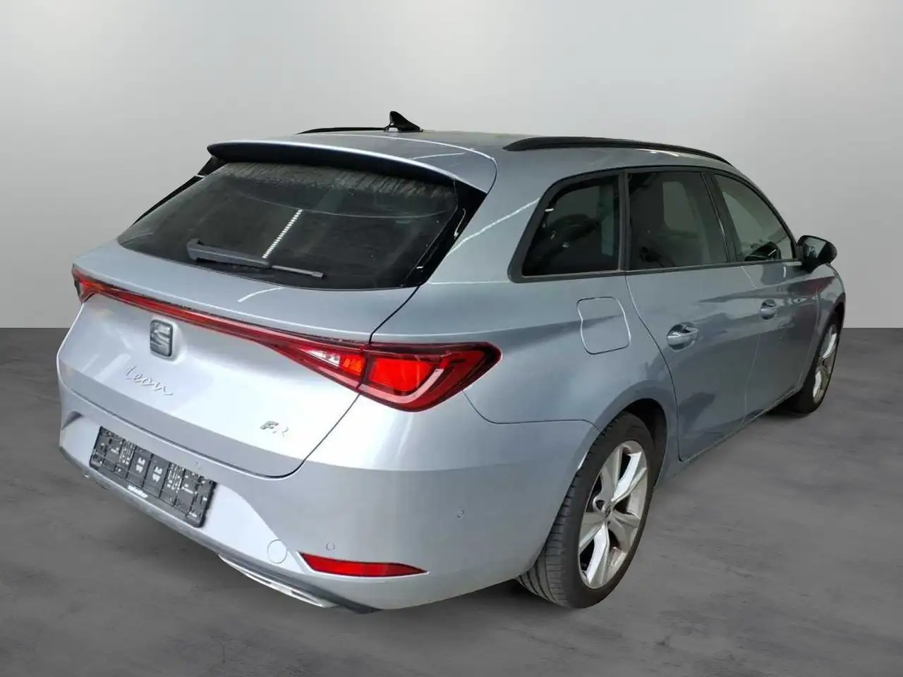 SEAT Leon ST FR 1.5eTSI DSG / FullLink, AHK, LED, RFK — معرض صور السيارة 3