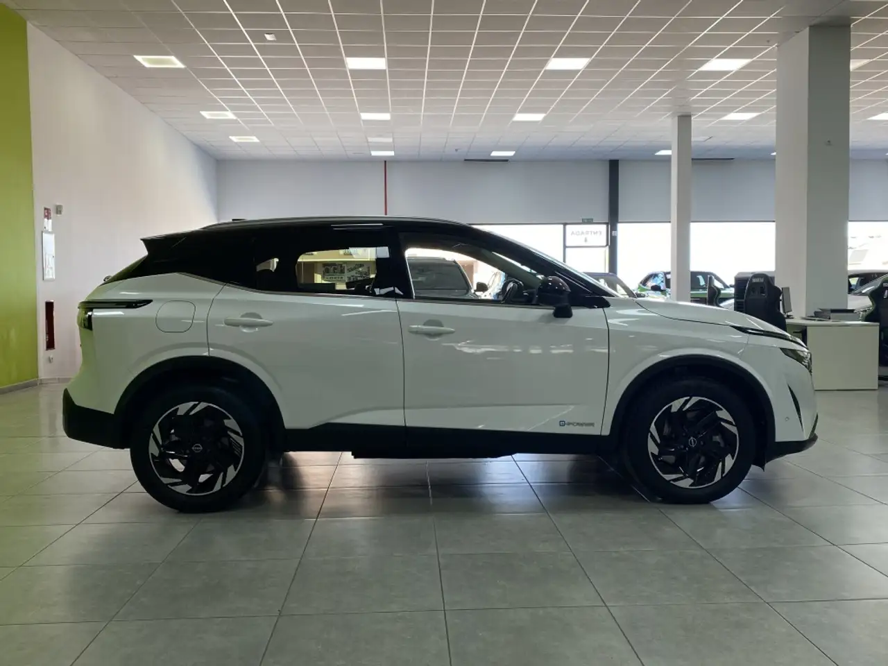 Nissan Qashqai E-POWER N-Connecta 4x2 140kW — Vehicle gallery 4