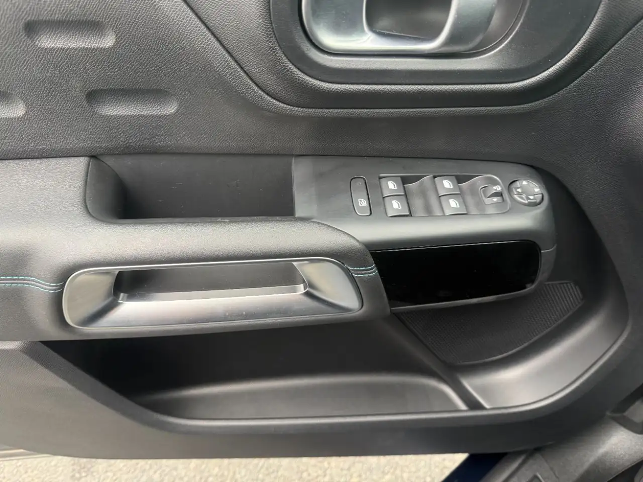 Citroen C5 Aircross 1.2 PureTech 130 S&S Plus LED+Navi — Galería del vehículo 11