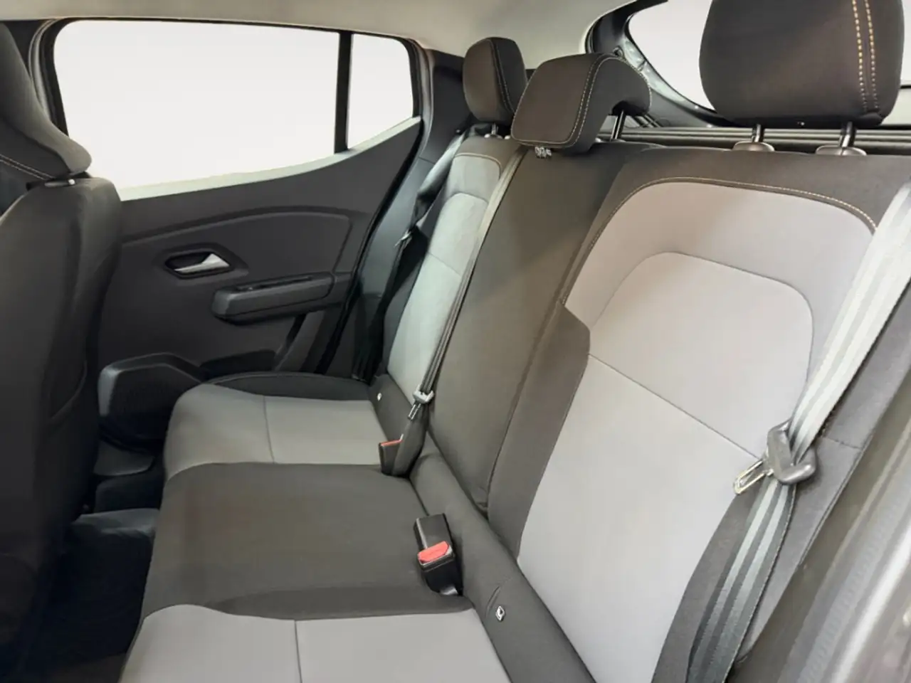 Dacia Sandero III Stepway Extreme AUTOMATIK LED KAMERA SITZ.HZG — Galería del vehículo 12