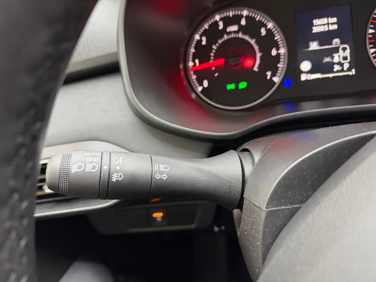 Dacia Sandero III Stepway Extreme AUTOMATIK LED KAMERA SITZ.HZG — Galería del vehículo 19