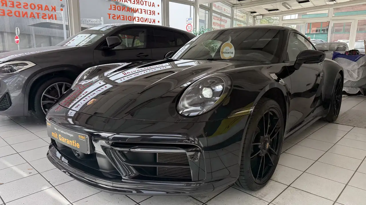 Porsche 992 Carrera 4 GTS 18-Wege Matrix-LED CARBON PANO LIFT BOSE Vierradlenkung Approved — Vehicle gallery 3