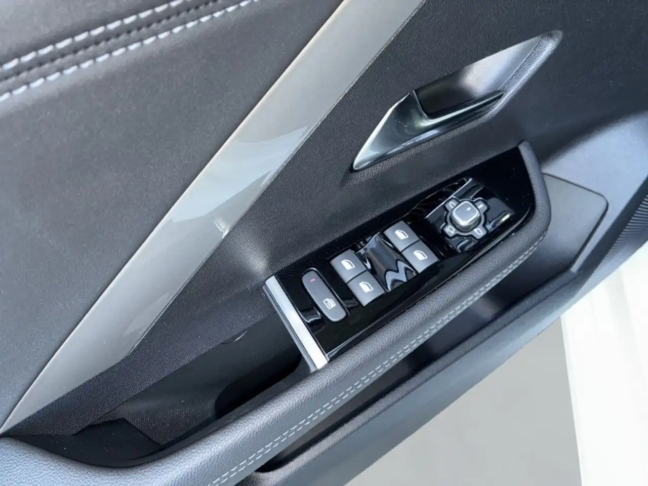 Opel Astra Sports Tourer 1.2 Turbo Automatik GS (L) — Galerie du véhicule 11