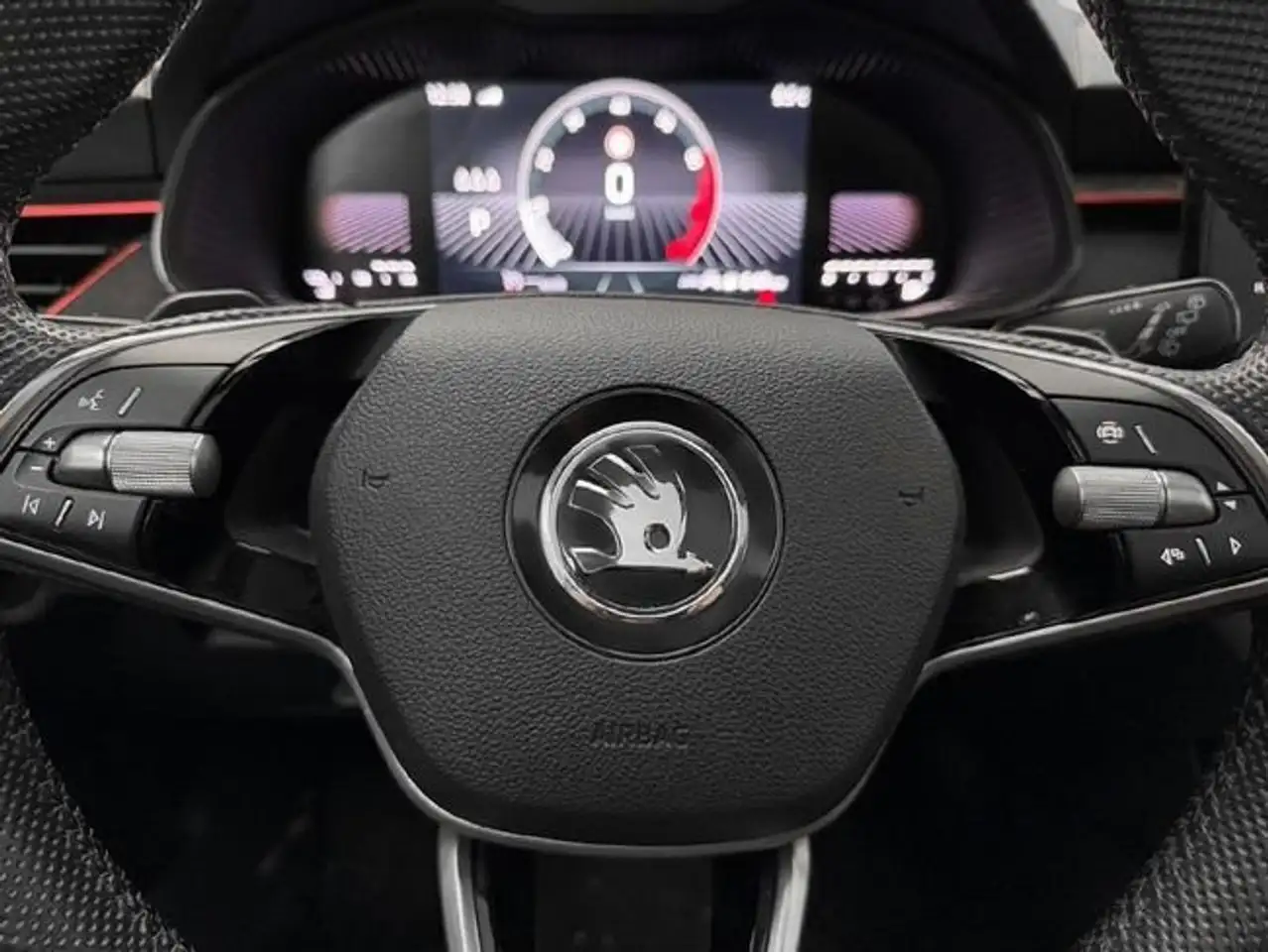 Skoda Kamiq 1.5 TSI Design DSG7 110kW — معرض صور السيارة 9