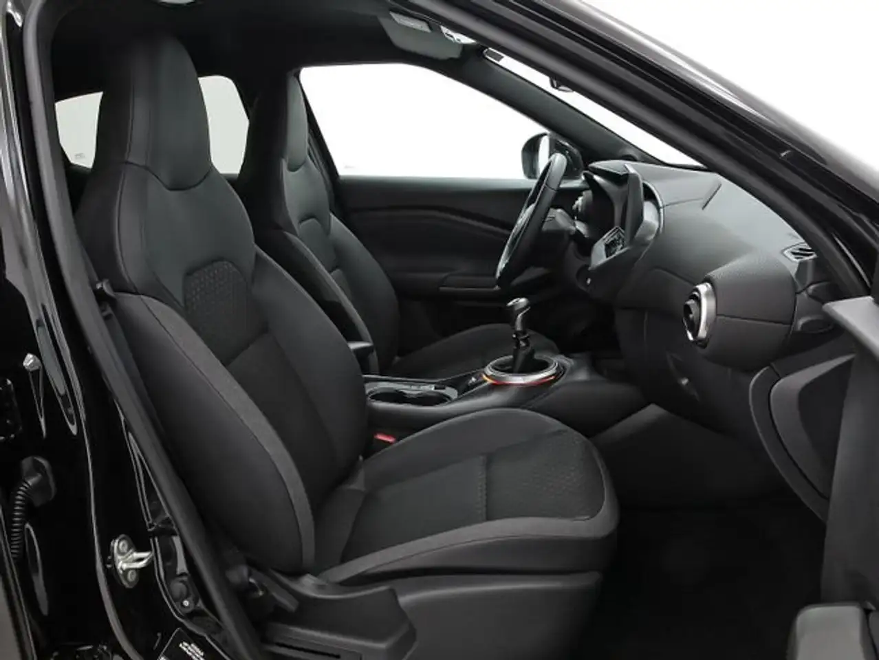 Nissan Juke DIG-T 84 kW (114 CV) 6M/T N-Connecta — Galería del vehículo 8