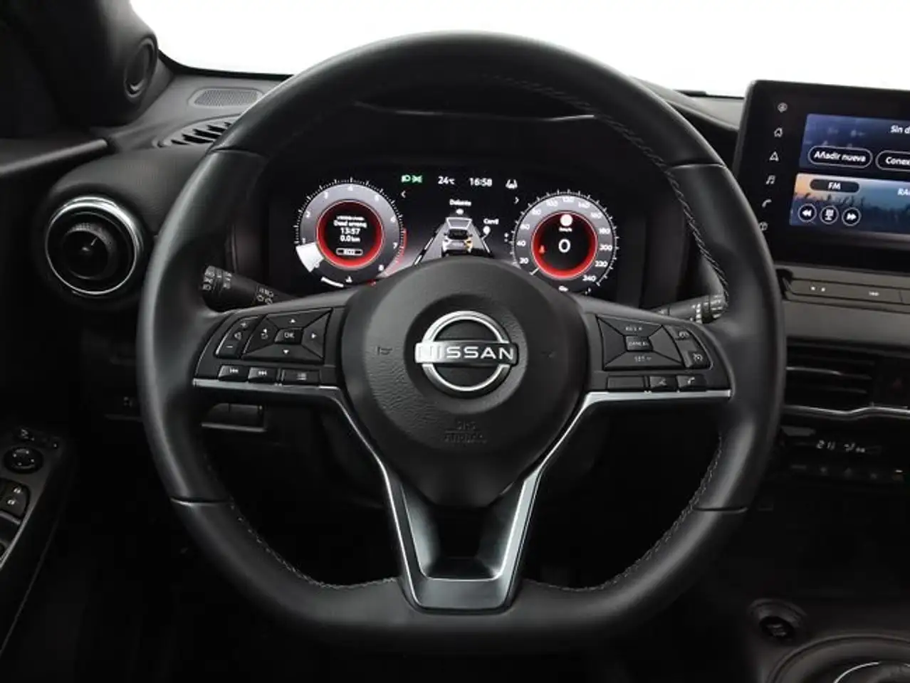 Nissan Juke DIG-T 84 kW (114 CV) 6M/T N-Connecta — Galería del vehículo 19
