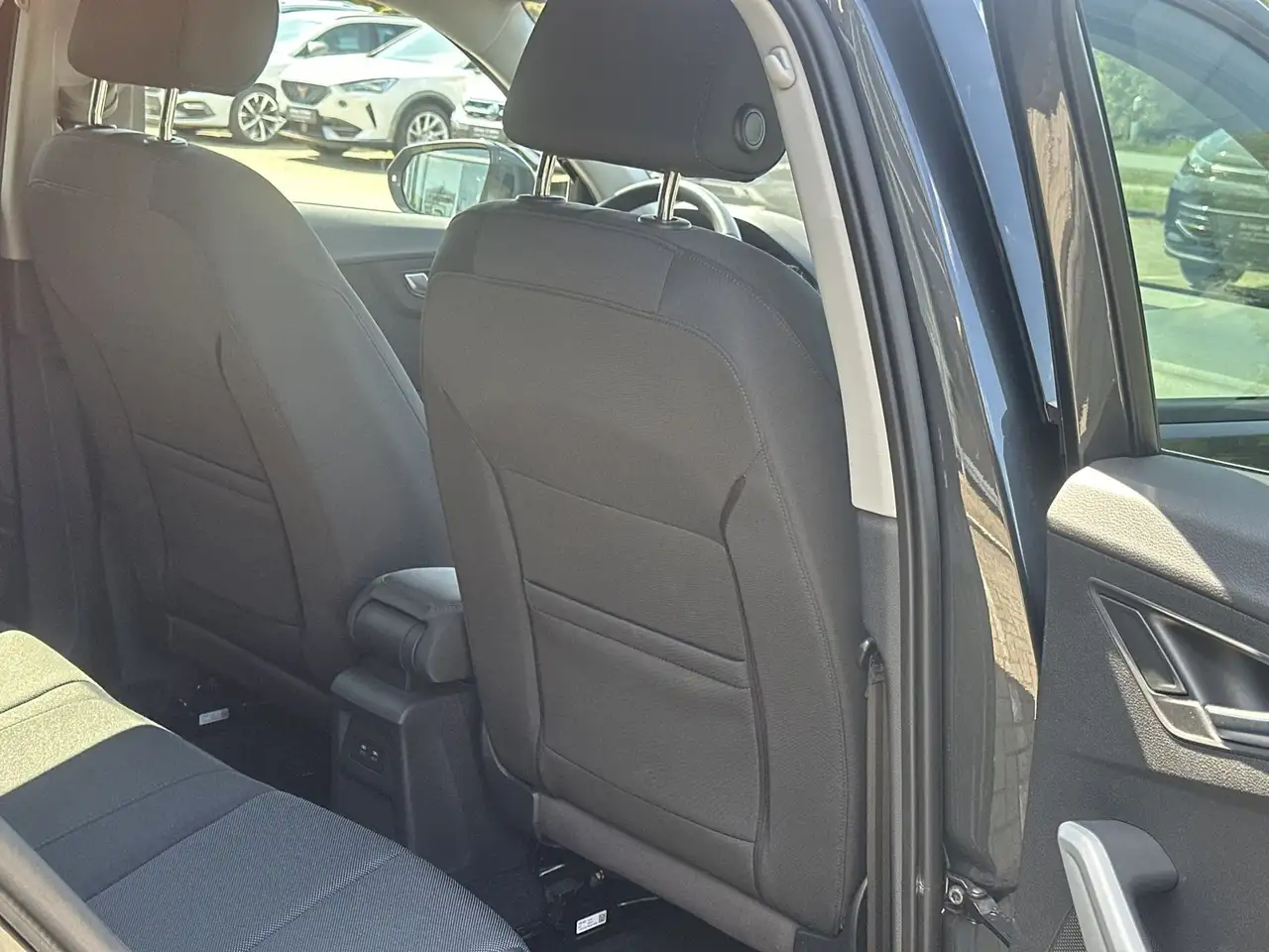 Audi Q2 35 TFSI Advanced,Virtual,R-Kamera,ACC,Side. — معرض صور السيارة 24