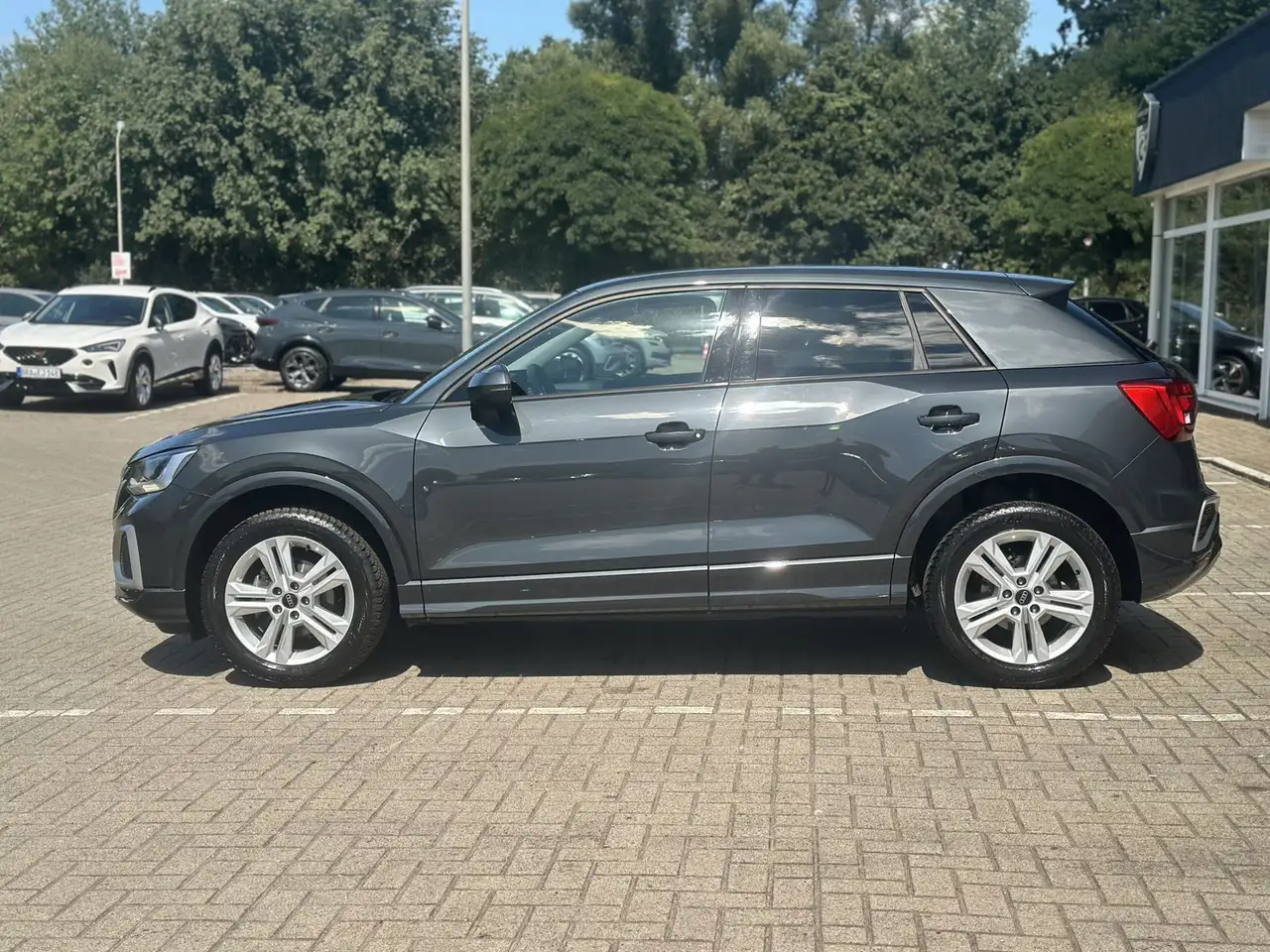 Audi Q2 35 TFSI Advanced,Virtual,R-Kamera,ACC,Side. — معرض صور السيارة 8