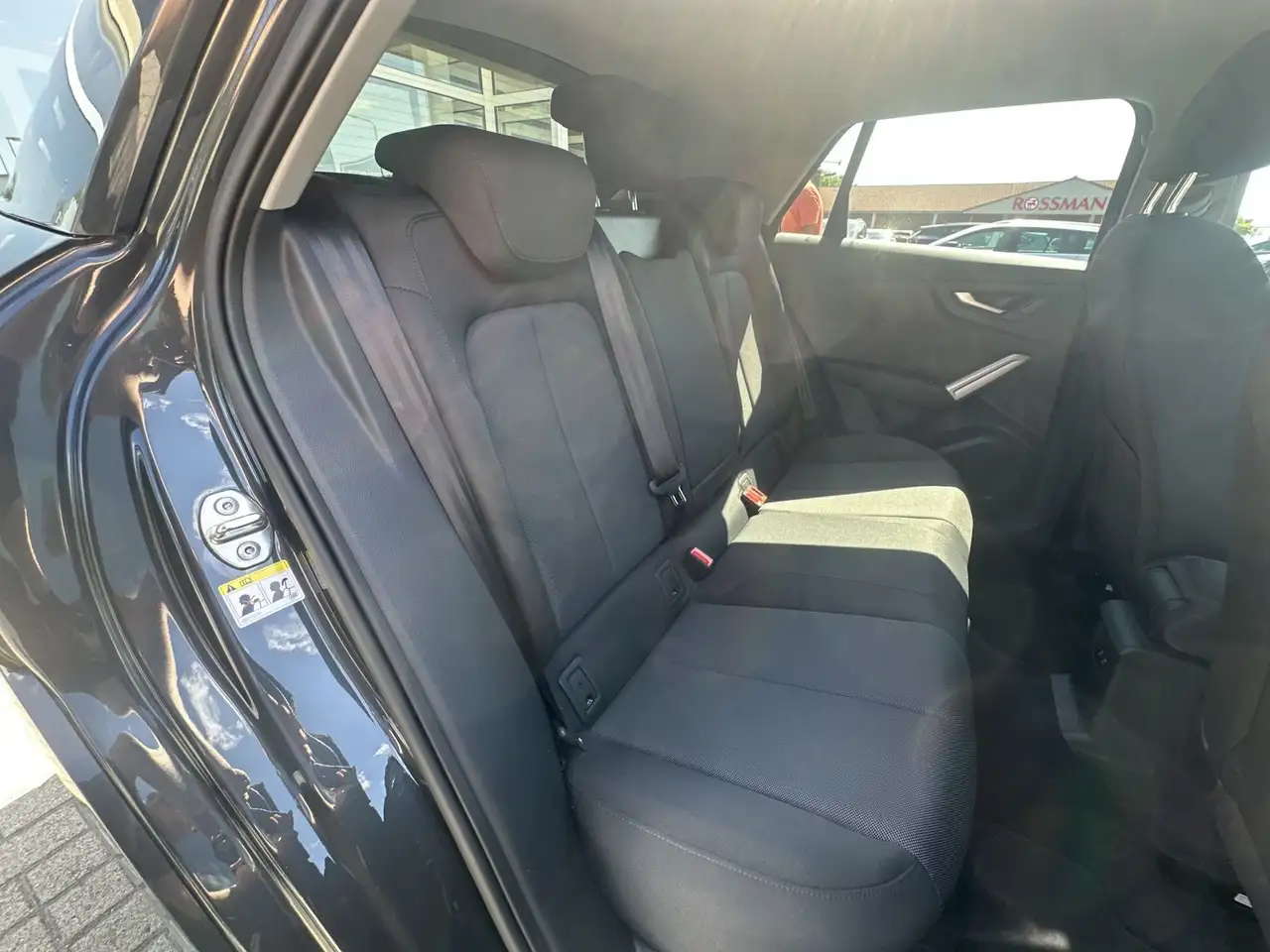Audi Q2 35 TFSI Advanced,Virtual,R-Kamera,ACC,Side. — معرض صور السيارة 23