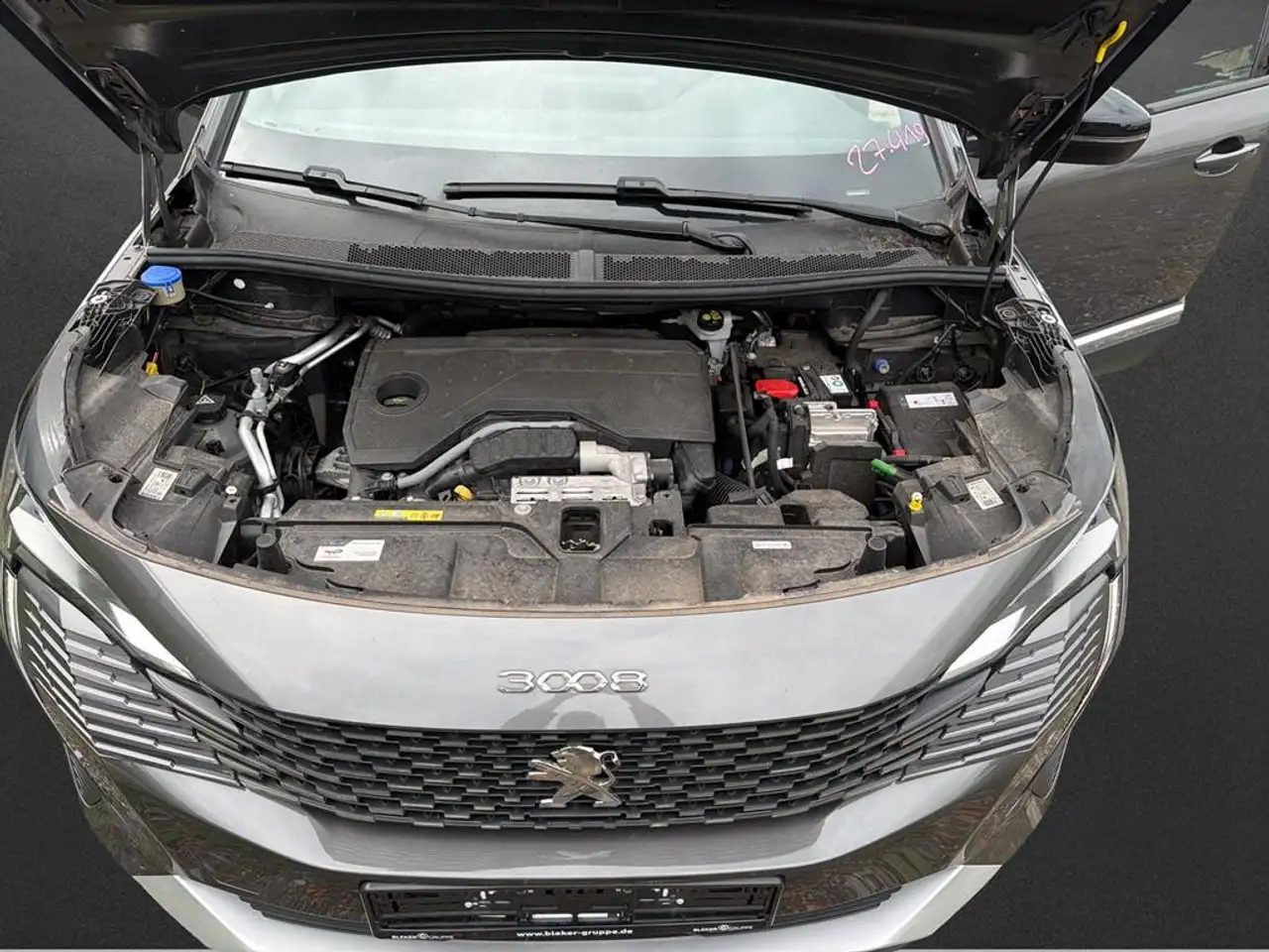 Peugeot 3008 Allure Pack HYBRID 136 e-DSC6 — Vehicle gallery 7