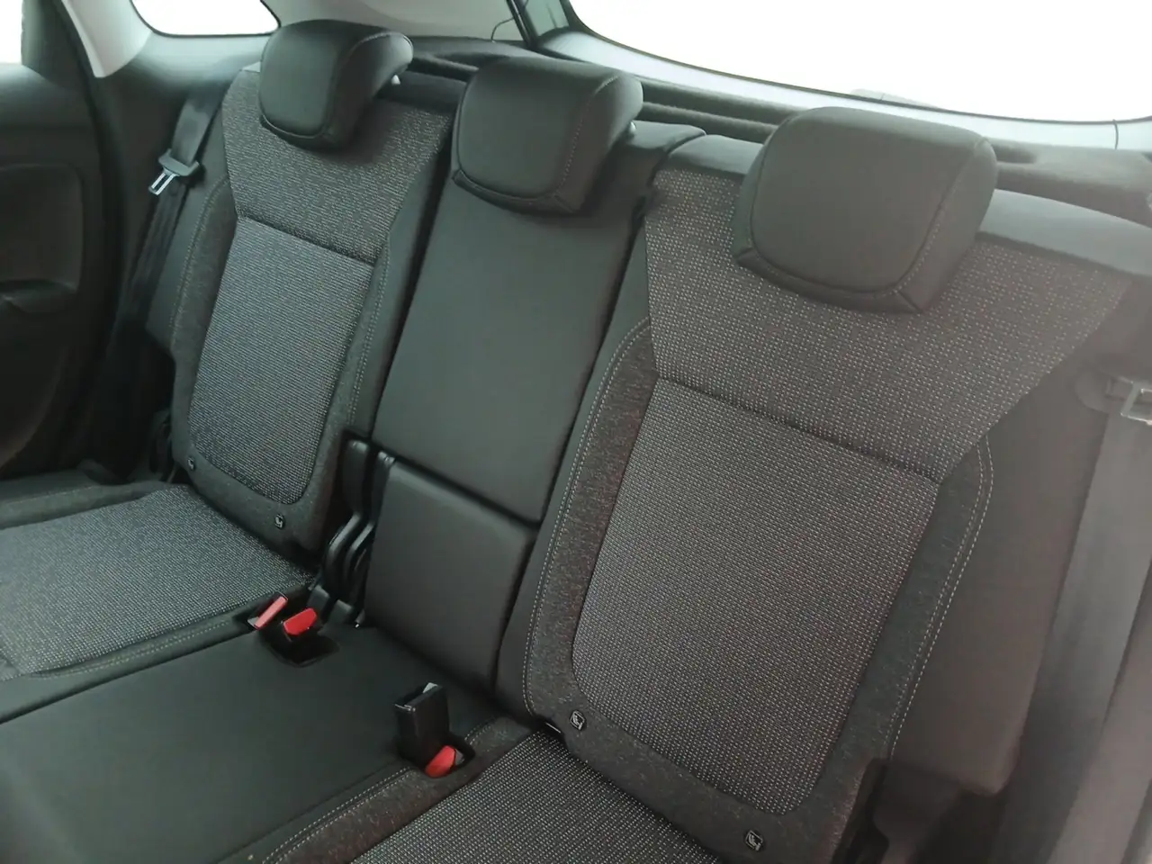 Opel Crossland Elegance Paket Kamera, Allwetterreifen — Galería del vehículo 15