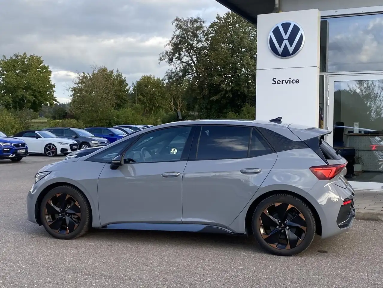 CUPRA Born e-Boost 17 kW WÄRMEPUMPE+19"-KUPFER+SUPERS — Vehicle gallery 4