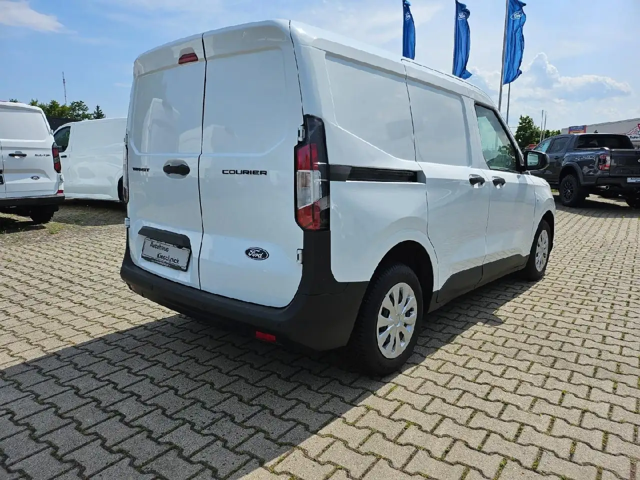 Ford Transit Courier Trend — Galería del vehículo 4