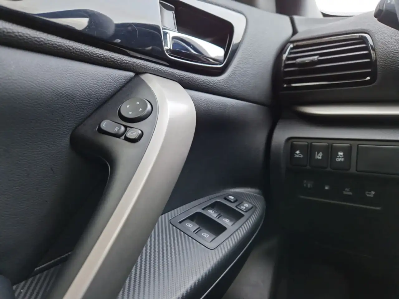 Mitsubishi Eclipse Cross Plug-In Hybrid Select AHK ACC LED Navi — Vehicle gallery 24
