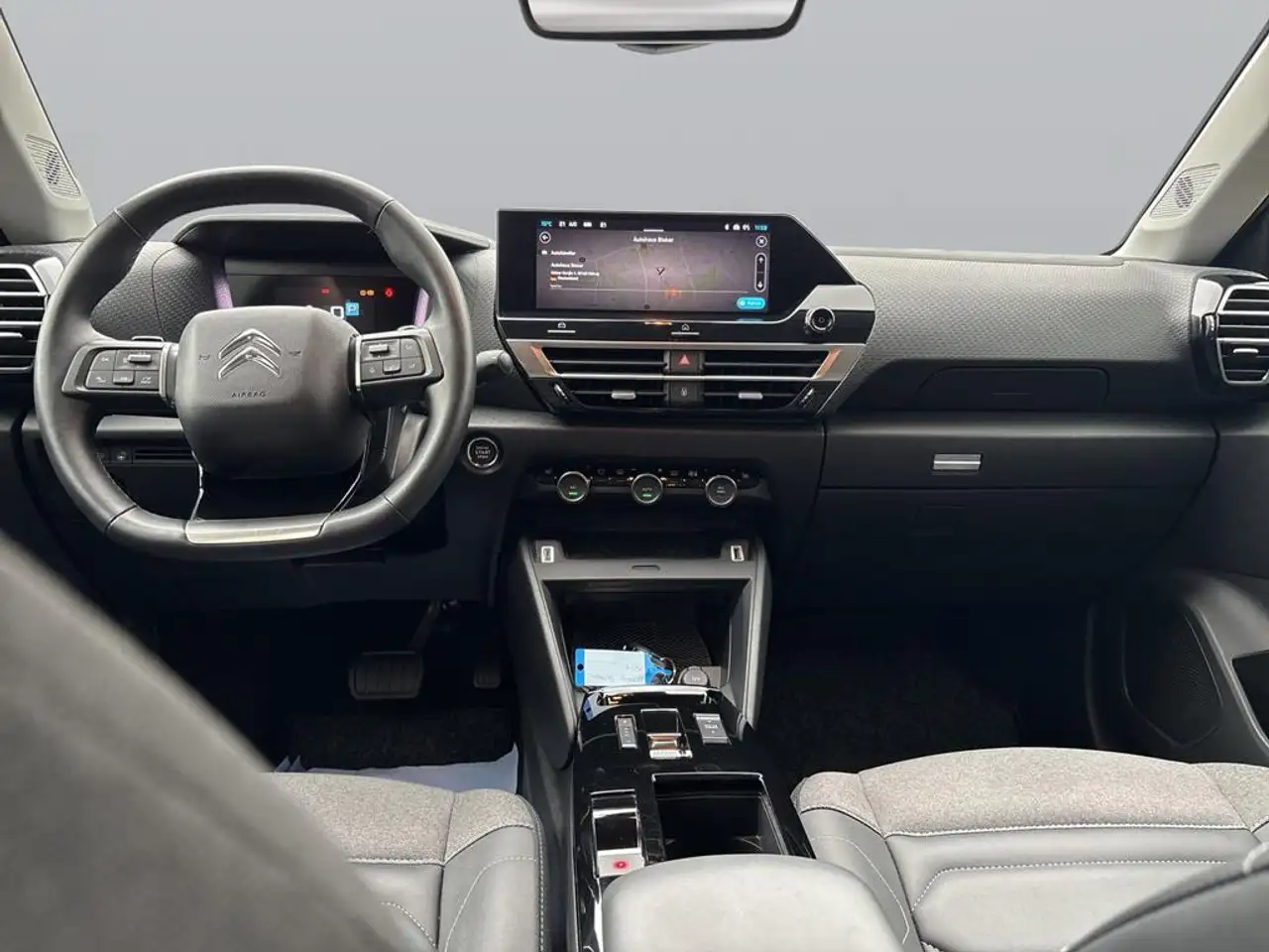 Citroen C4 1.2 PureTech 130 Max Stop& EAT — Vehicle gallery 12