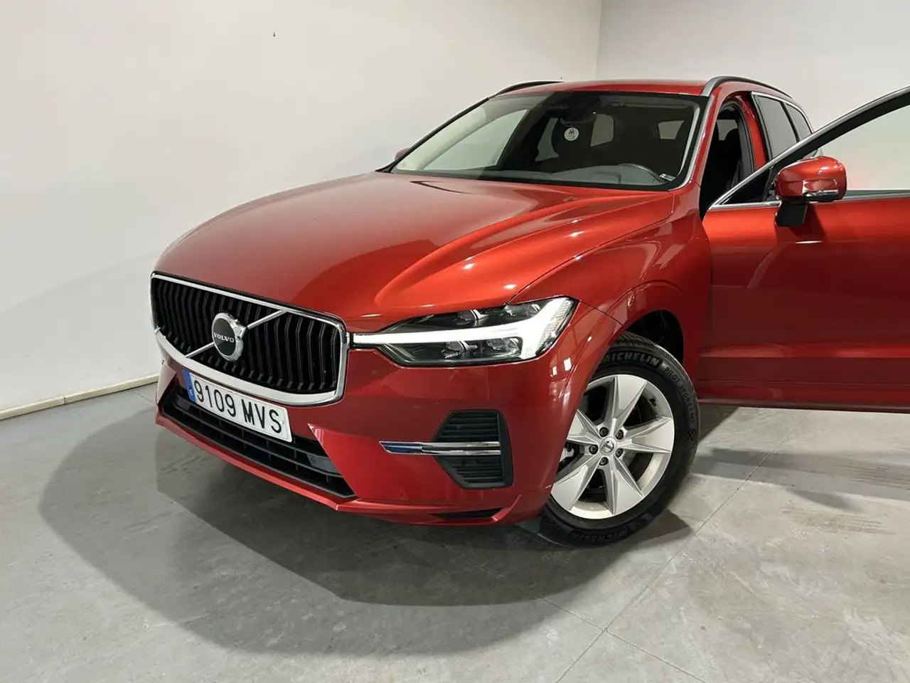 Volvo XC60 2.0 B4 D Auto Core — Galerie du véhicule 3