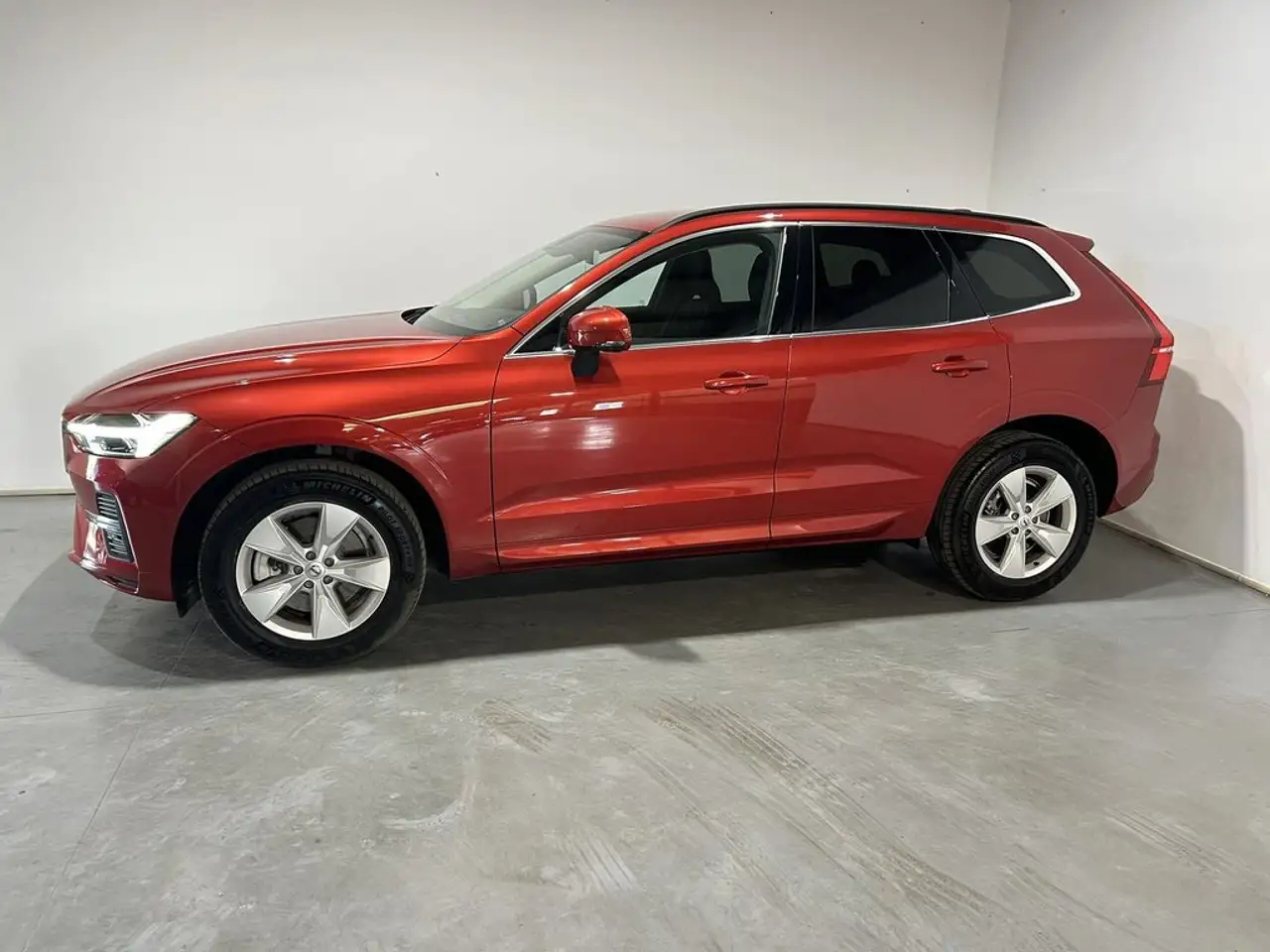 Volvo XC60 2.0 B4 D Auto Core — Galerie du véhicule 4
