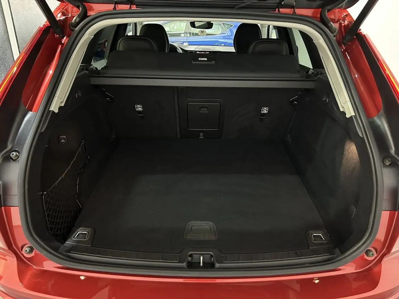 Volvo XC60 2.0 B4 D Auto Core — Galerie du véhicule 11