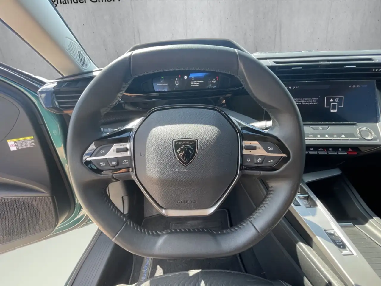 Peugeot 308 PT SW Active Pack 130 EAT8 LED CarPlay DAB — معرض صور السيارة 10